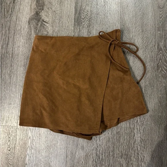 Abercrombie & Fitch Brown Vegan Suede Wrap Skort - NWT - Picture 3 of 6